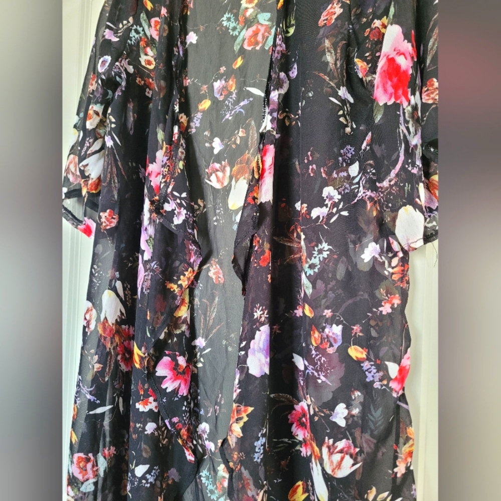 SALE 💰 🛍️ NWOT Floral Kimono M - Picture 3 of 5